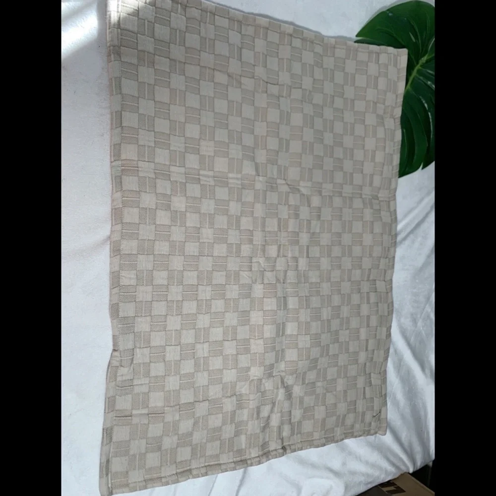 NIB Hotel Collection Diamond Embroidered (1) Standard Pillow Sham‎ Case #257